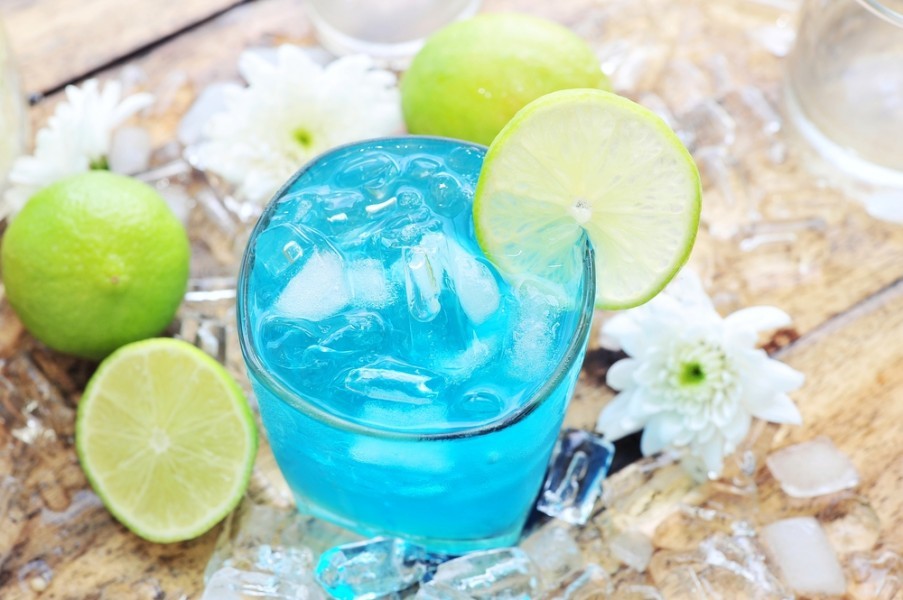 Comment préparer un cocktail bleu sans alcool ?