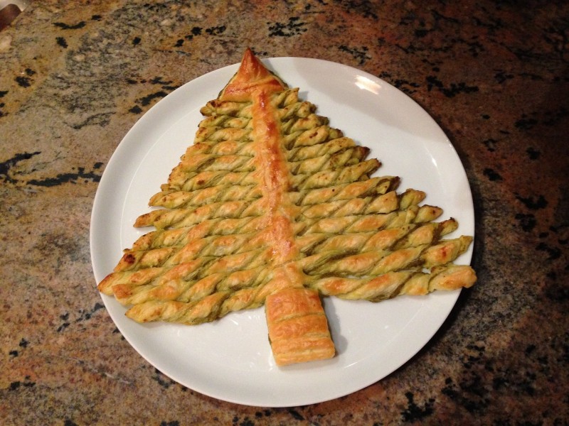 Sapin feuilleté au pesto : un apéritif pour l'hiver