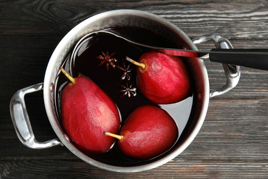 La recette de la poire pochée, un dessert à tomber !